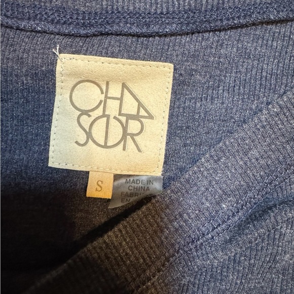 💙 CHASER ✨ Navy Long Sleeve Top NWT Sz S 🩵 Soft Lightweight Layer - Picture 3 of 3